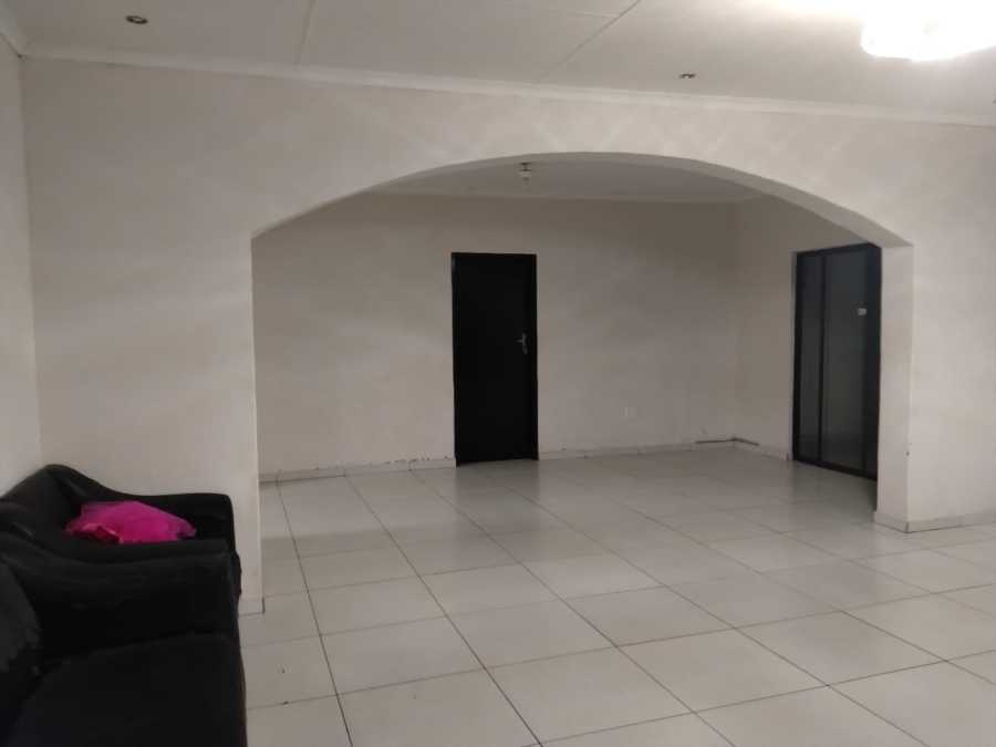 5 Bedroom Property for Sale in Flamwood North West